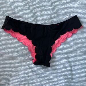 VICTORIA’S SECRET PINK SCALLOPED MINI BOTTOM